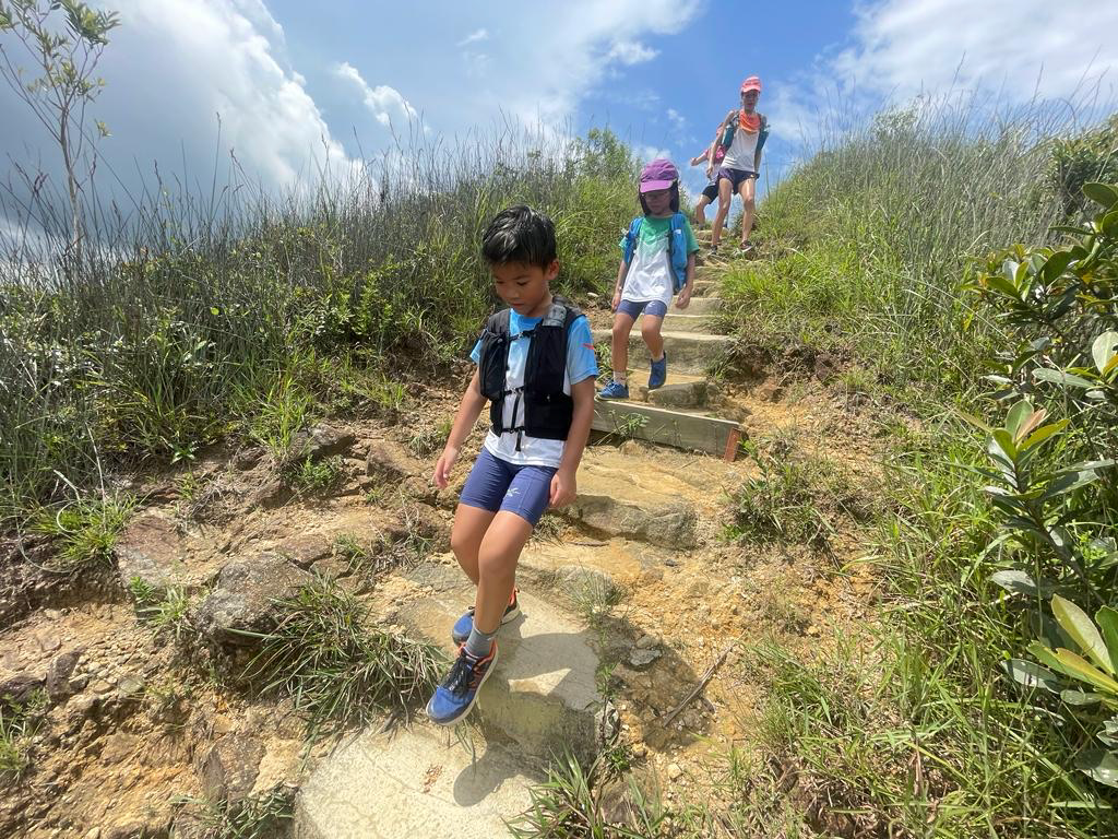 20230826 毅行教室少年越野跑登草山、針山